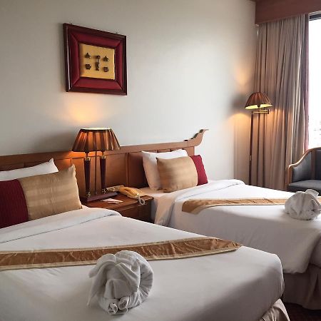 Laithong Hotel Убон Ратчатани Екстериор снимка