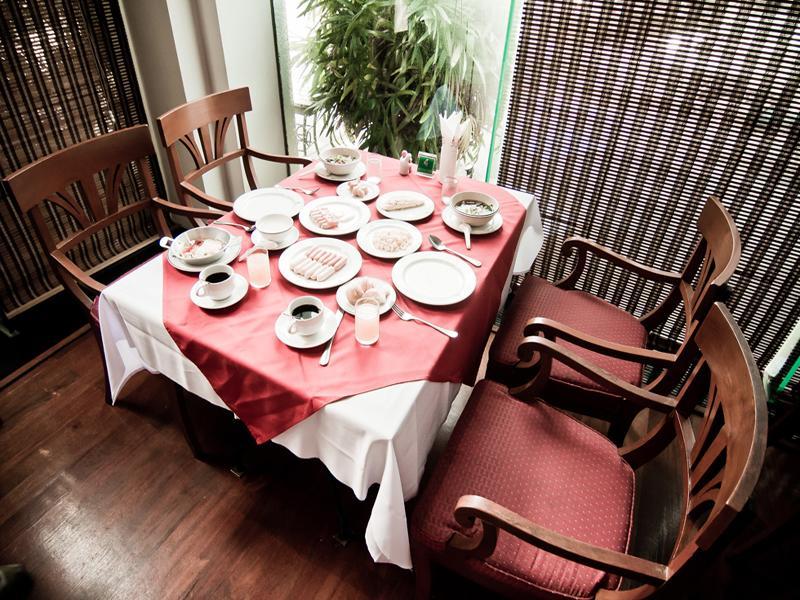 Laithong Hotel Убон Ратчатани Екстериор снимка