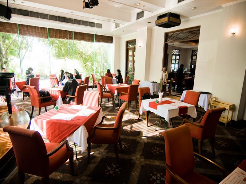 Laithong Hotel Убон Ратчатани Екстериор снимка