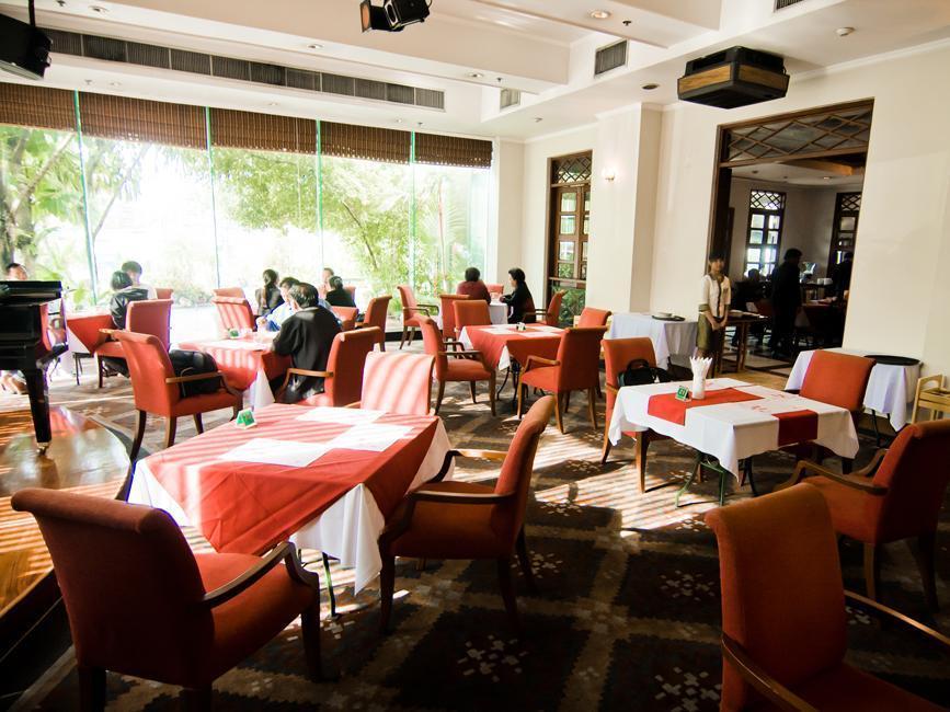 Laithong Hotel Убон Ратчатани Екстериор снимка