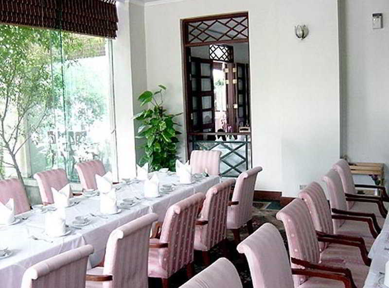 Laithong Hotel Убон Ратчатани Екстериор снимка