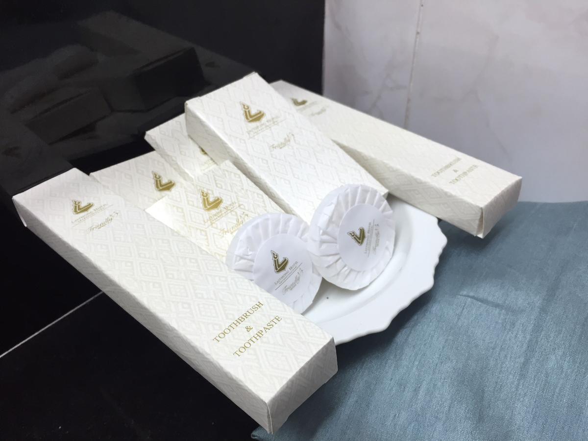 Laithong Hotel Убон Ратчатани Екстериор снимка