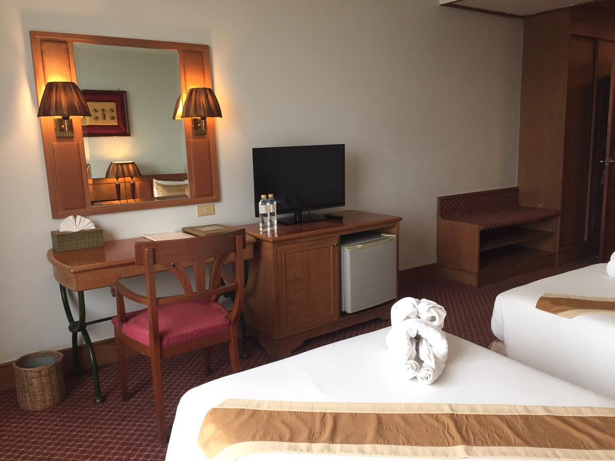 Laithong Hotel Убон Ратчатани Екстериор снимка