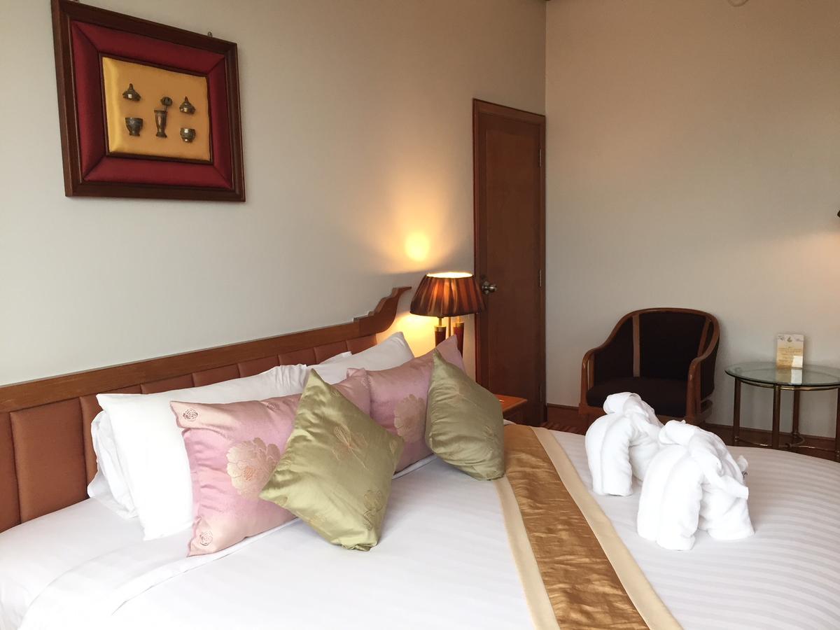Laithong Hotel Убон Ратчатани Екстериор снимка
